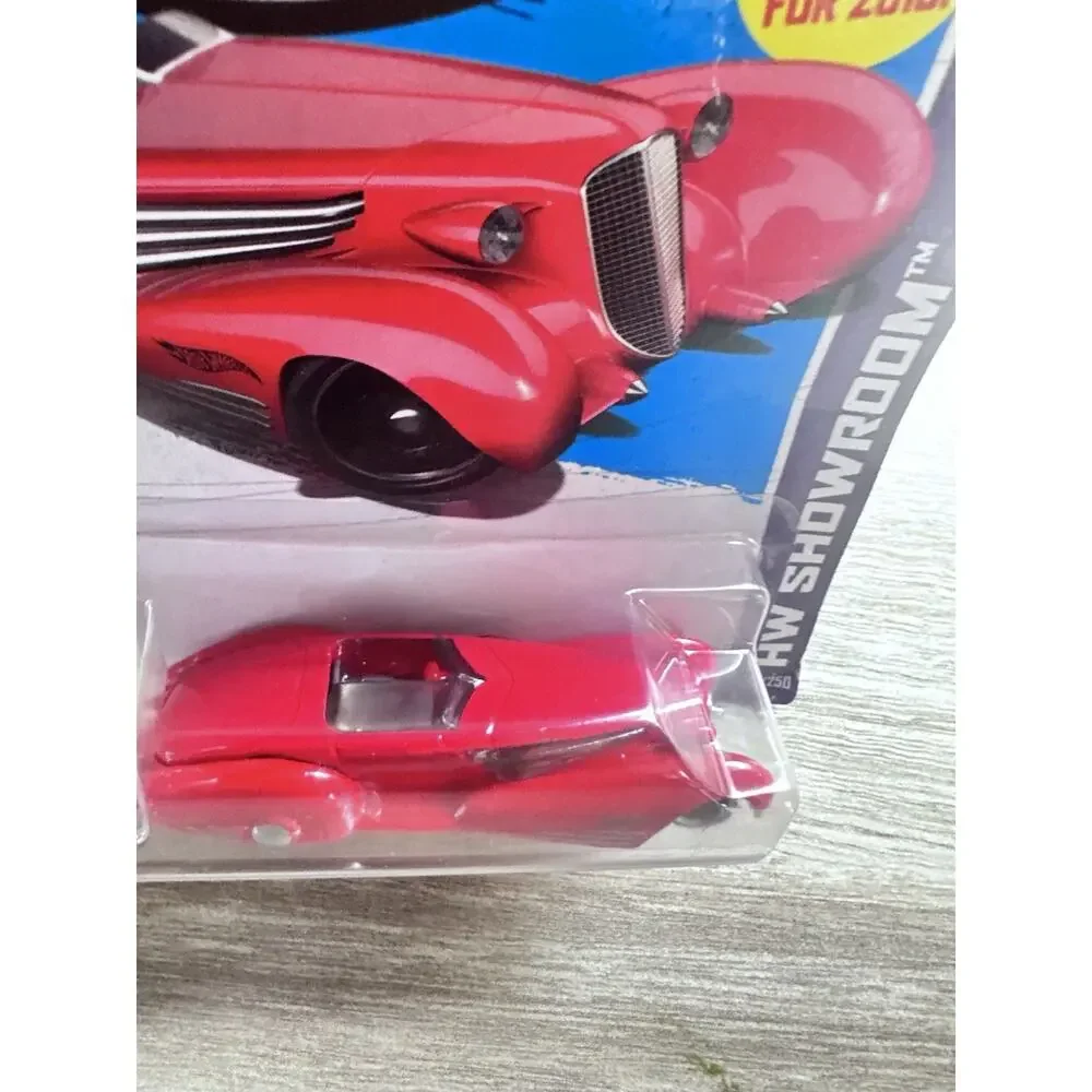 Hot Wheels HW Showroom Custom Cadillac Fleetwood 185/250 Red New H76